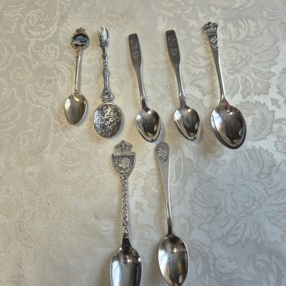 Other - Elegant Silver plate Spoon Set England Canada And One Delft Holland